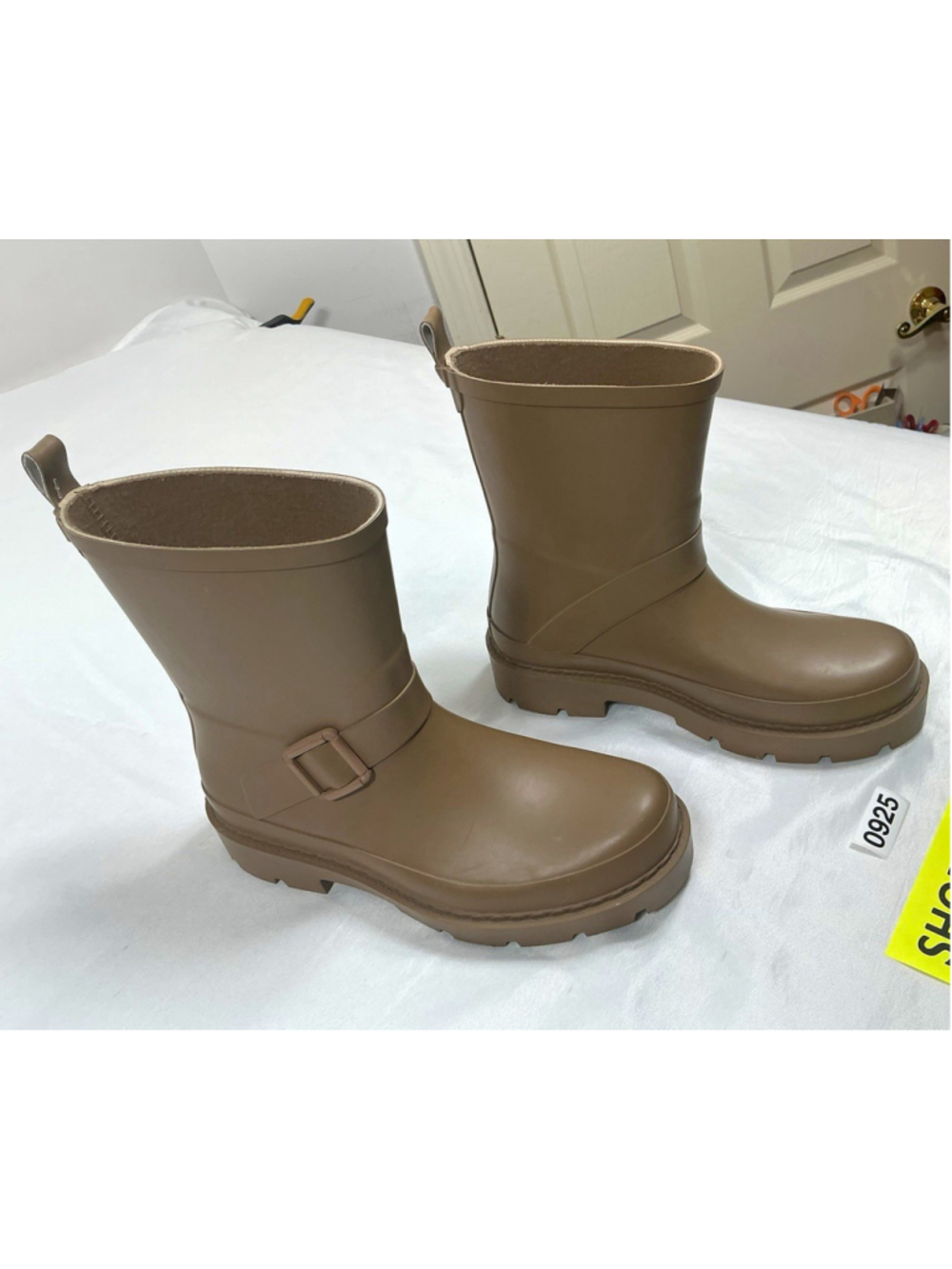 Time and Tru Womans Pull-On Rubber Rain Boots Buckle Accent Brown Size 8